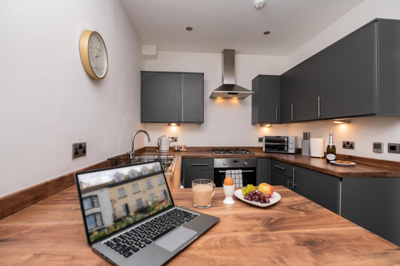 The Croston Balcony Apartment- Morecambe Central Promenade, Beach Front And Sea Views Экстерьер фото