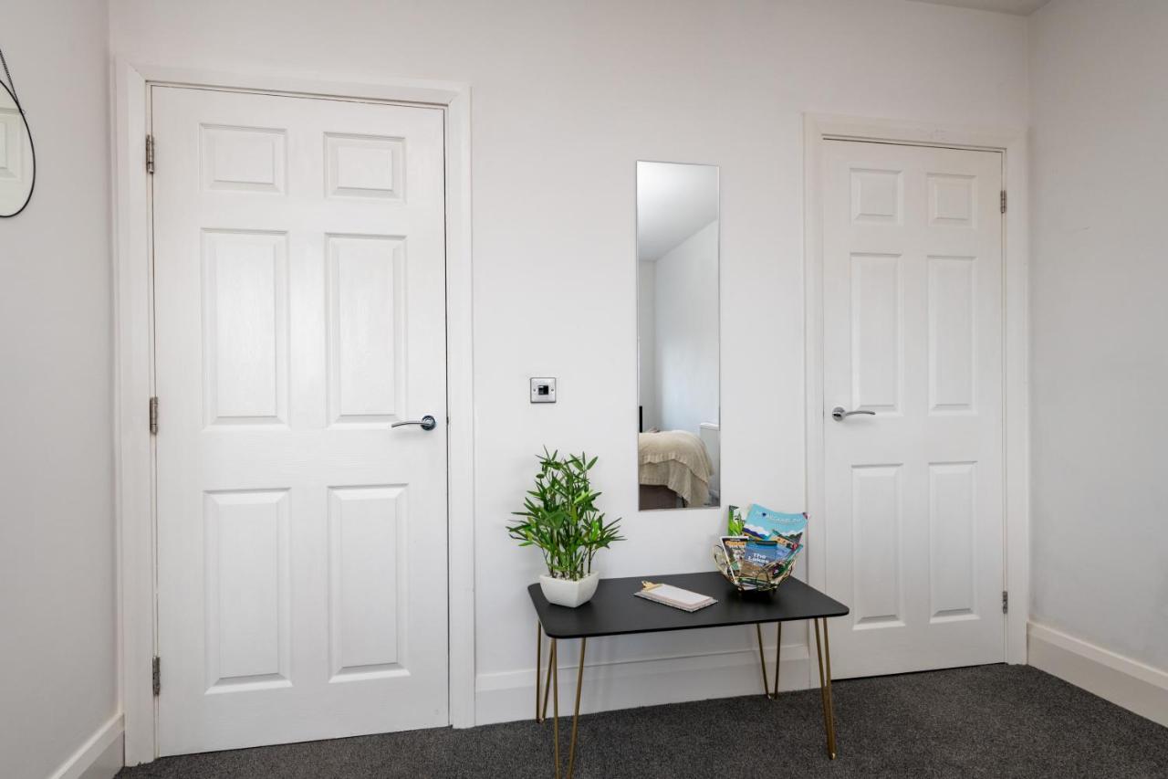 The Croston Balcony Apartment- Morecambe Central Promenade, Beach Front And Sea Views Экстерьер фото