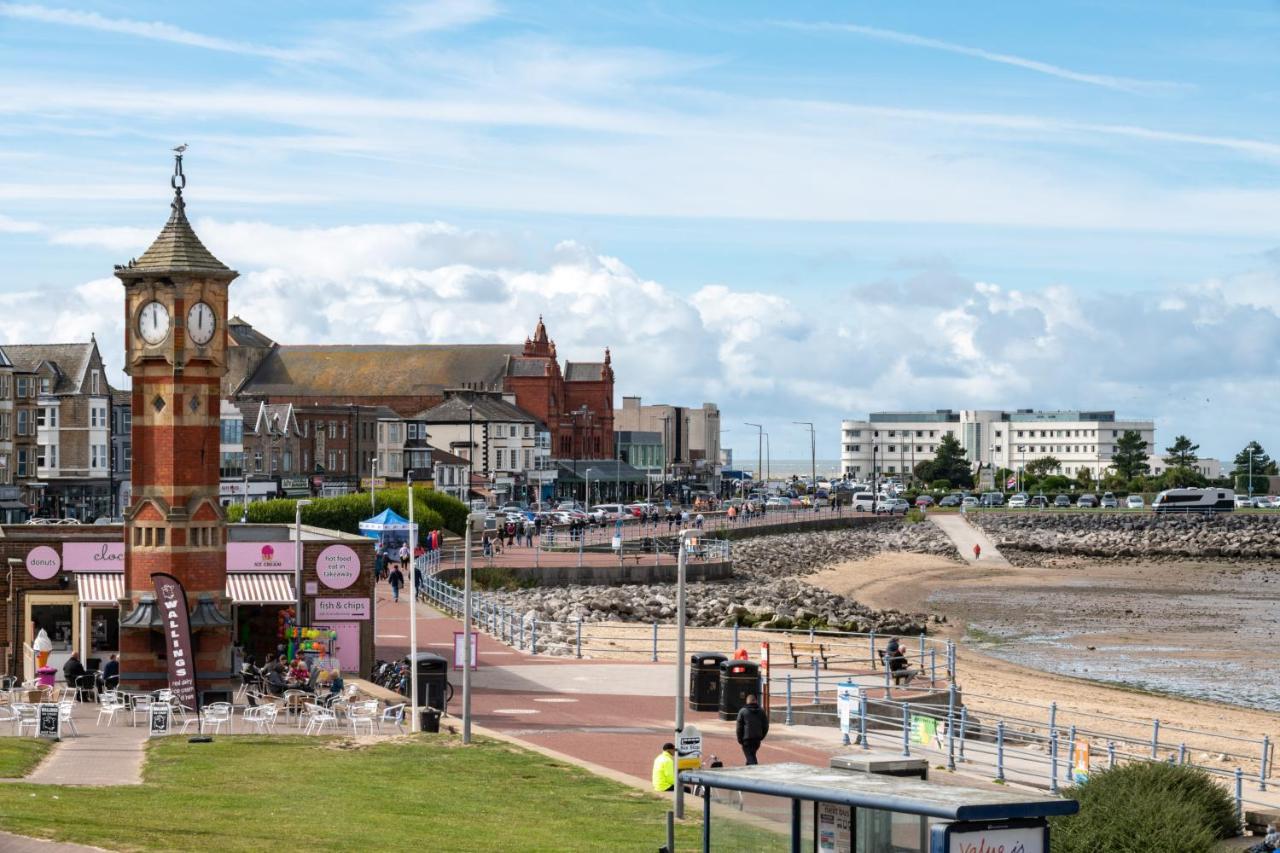 The Croston Balcony Apartment- Morecambe Central Promenade, Beach Front And Sea Views Экстерьер фото