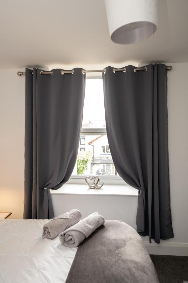 The Croston Balcony Apartment- Morecambe Central Promenade, Beach Front And Sea Views Экстерьер фото