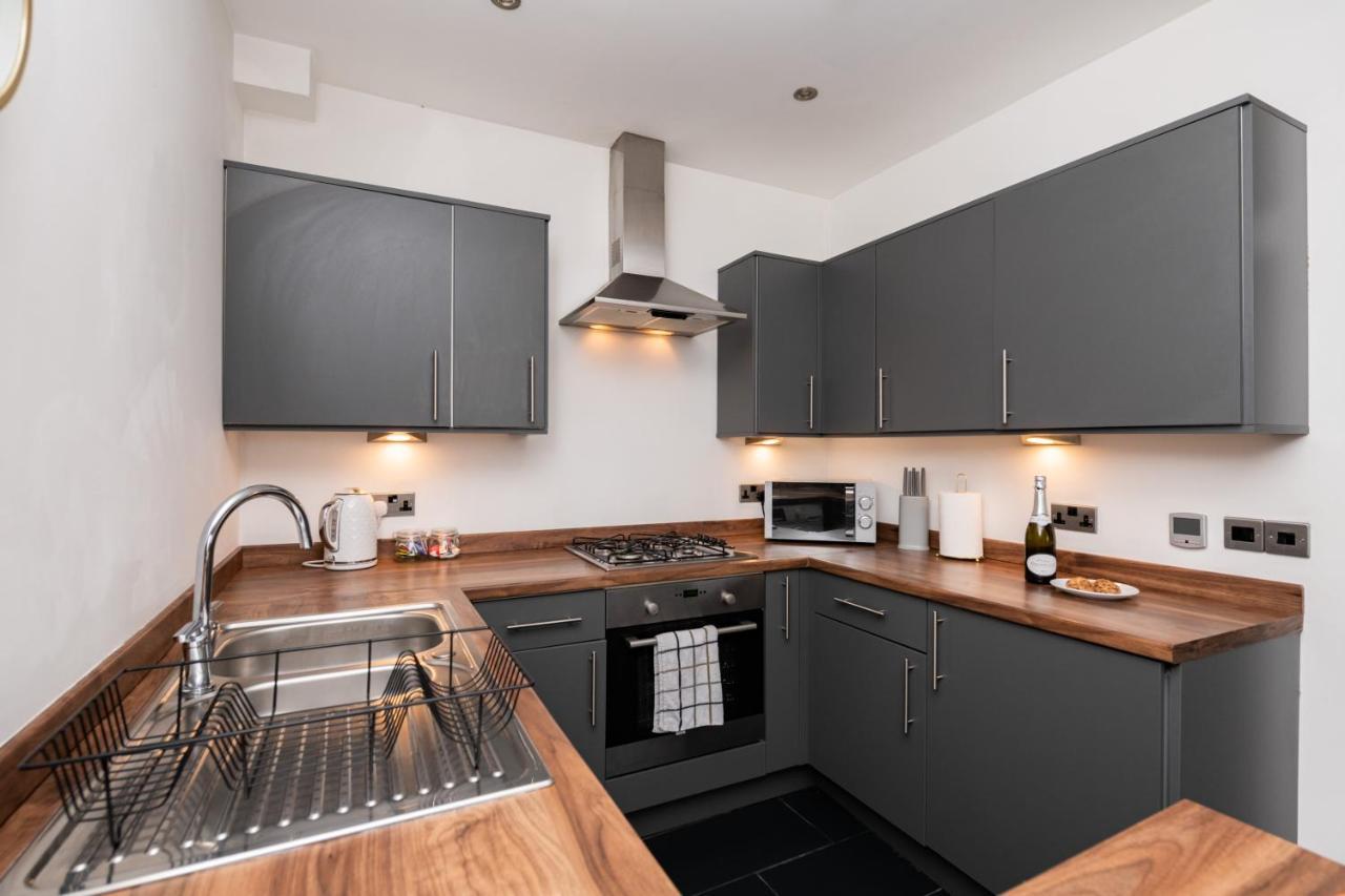 The Croston Balcony Apartment- Morecambe Central Promenade, Beach Front And Sea Views Экстерьер фото